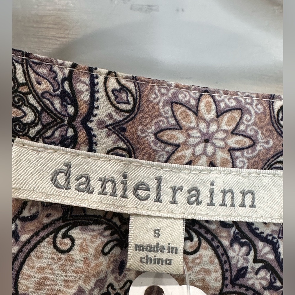 Daniel Rainn size small blouse - Picture 3 of 7